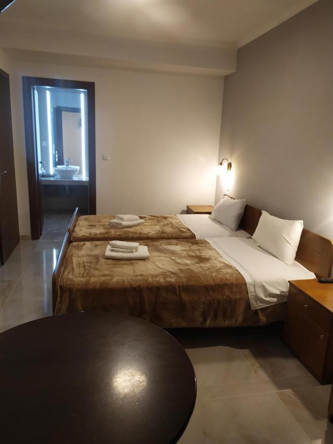 Smallhotel - Vevi 外观 照片