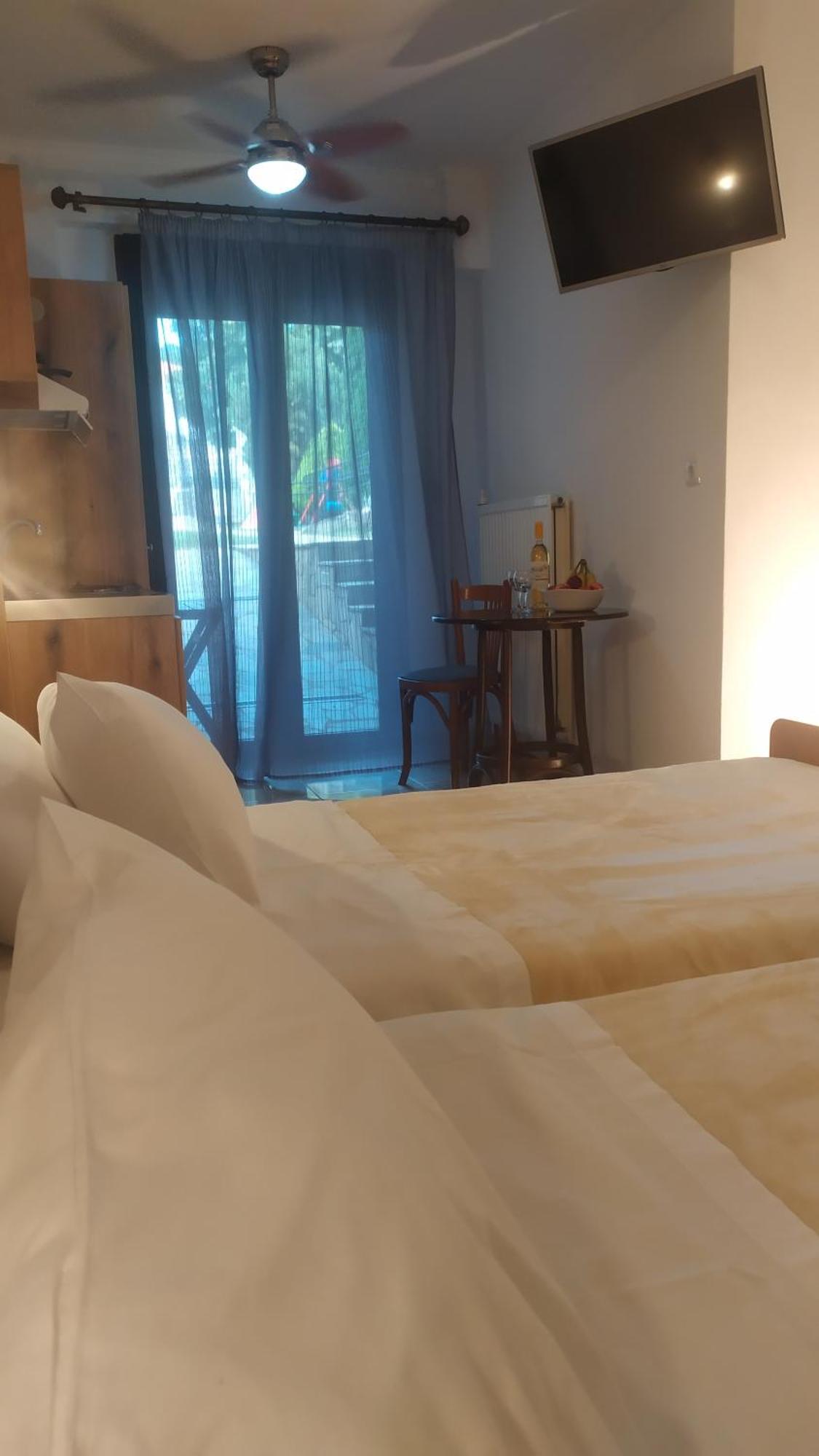 Smallhotel - Vevi 外观 照片